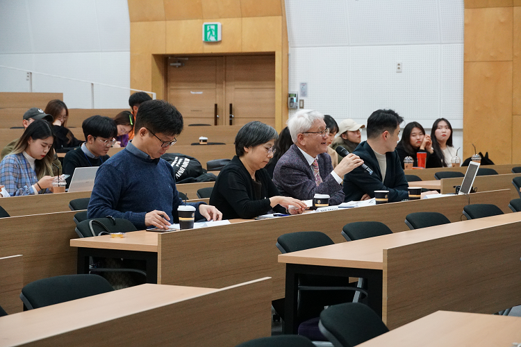 ▲ 심사위원들이 발표가 끝난 후 평가하는 모습 